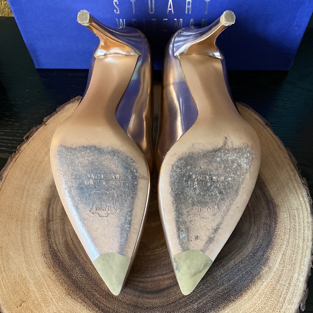 Stuart Weitzman Metallic Gold Leather Pumps Sz. 7 - Picture 6 of 6